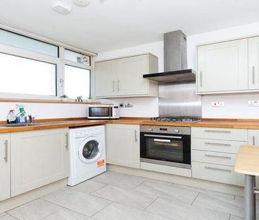 4 bedroom flat to rent - Photo 5