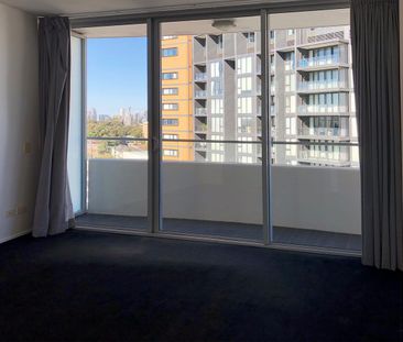 Spacious Apartment Offering Views, Location & Lifestyle - Photo 3