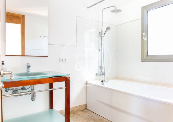 House for rent in Cala San Vicente