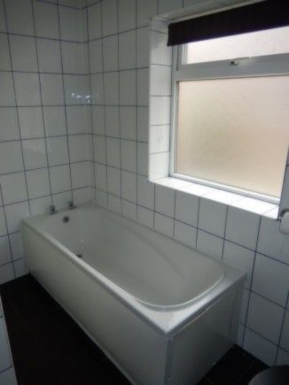 4 Bed Terrace hose, Lambton street - Photo 3