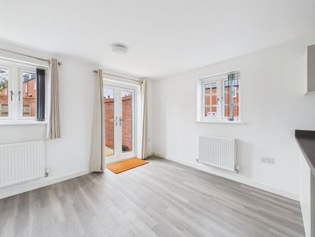 2 bedroom semi-detached house to rent - Photo 4