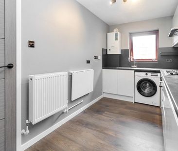 Raphael Drive, Watford, Hertfordshire, WD24 - Photo 3