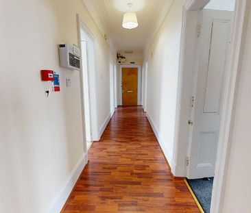 5 bedroom flat to rent - Photo 1