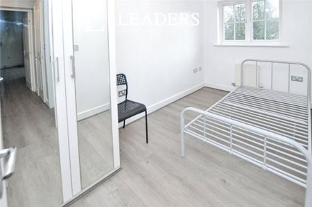 3 bedroom detached house to rent - Photo 3