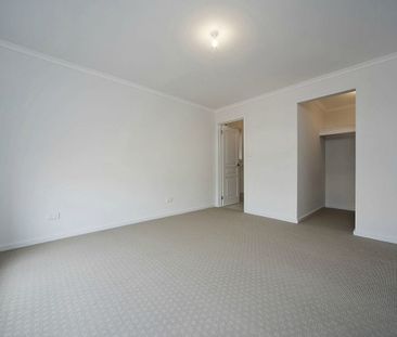 Modern 3-Bedroom Courtyard Home in a Coastal Lifestyle Location - Photo 3