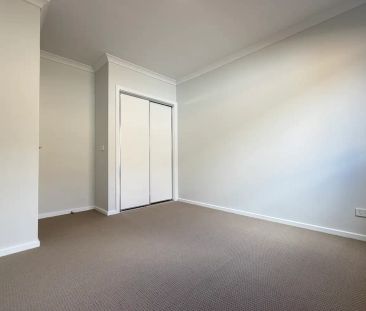 “Modern Family Living with Comfort and Convenience” - Photo 6