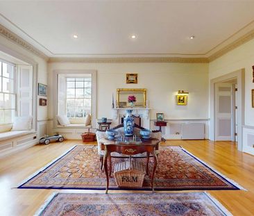 3 bedroom character property to rent - Photo 2