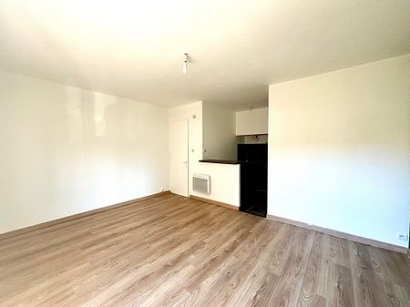 Appartement 1 pièces 25m2 MARSEILLE 5EME 600 euros - Photo 2