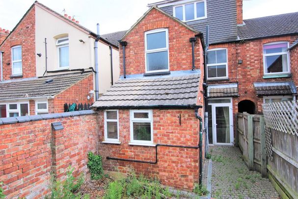1 bedroom in a house share to rent - Photo 1