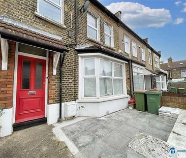 Becket Avenue, East Ham, London, E6 - Photo 1