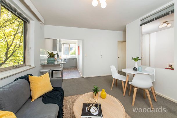 Bright and Versatile Apartment in Prime Hawthorn Location - Photo 1