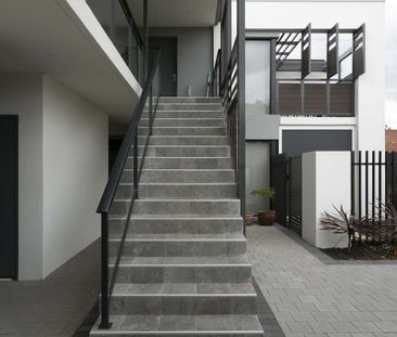 2 bedrooms, 1 bathrooms, 1 car-bay - Photo 2