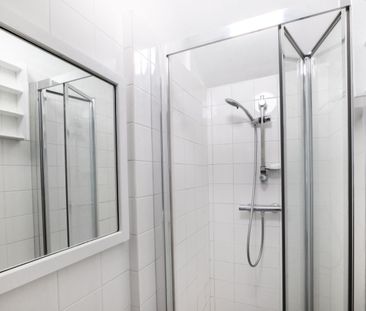 A cozy semi-studio apartment in a lovely neighbourhood, Courtfield ... - Photo 4