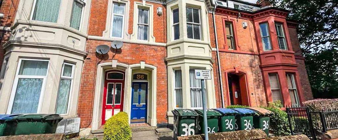 En-suite rooms near Coventry centre Room 2, downstairs garden - Photo 1