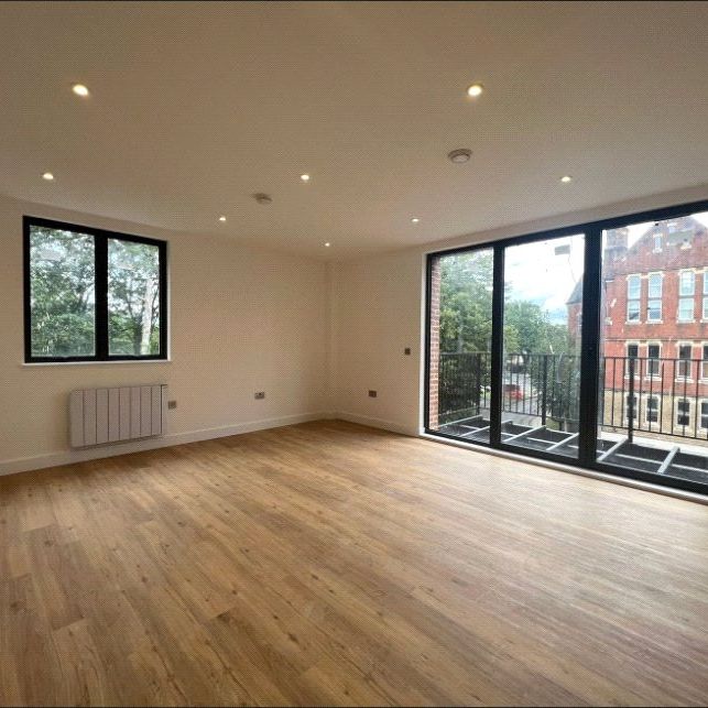 Farnborough Road, Farnborough, Surrey, GU14 - Photo 1