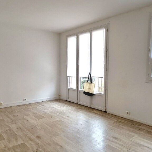 Location Appartement 4 pièces 64m² EVREUX 27000 - Photo 1