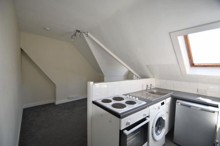 1 bedroom flat to rent - Photo 2