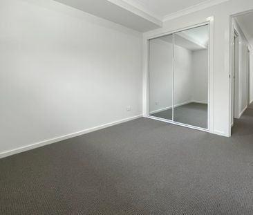 Brand new four bedroom duplex with garden maintenance included - Photo 6