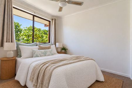 Renovated unit in quiet cul-de-sac location - Photo 3