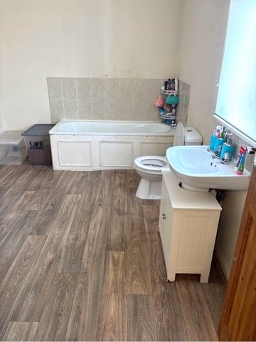2 bed Terraced - To Let - Photo 5