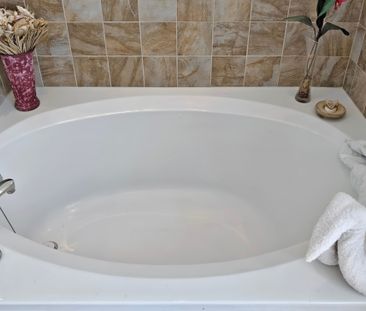 For Lease - 5861 Tenth Line, Mississauga, Ontario - Photo 4