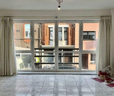 Appartement te huur in Merelbeke voor € 800 met 1 slaapkamer - Photo 2