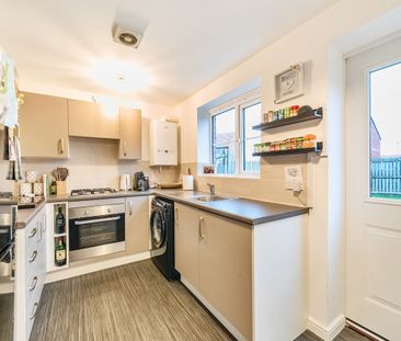 2 bedroom semi-detached house to rent - Photo 5