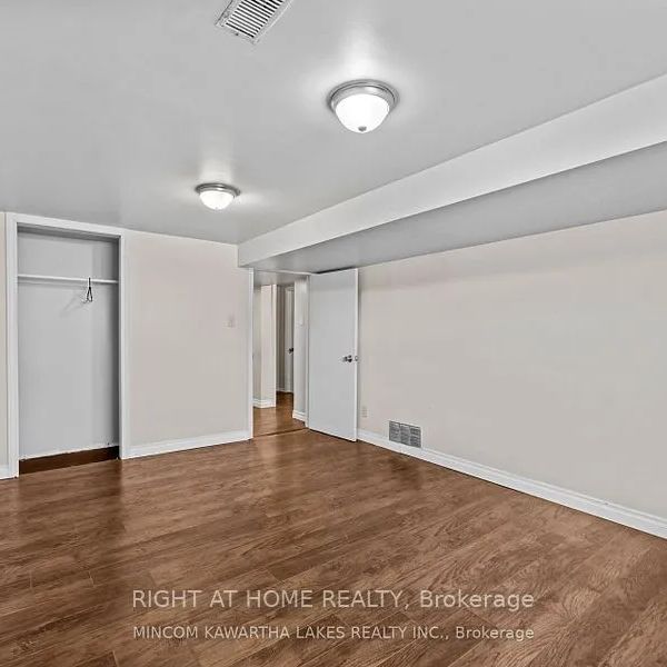 Property For Lease | X9268720 - Photo 1