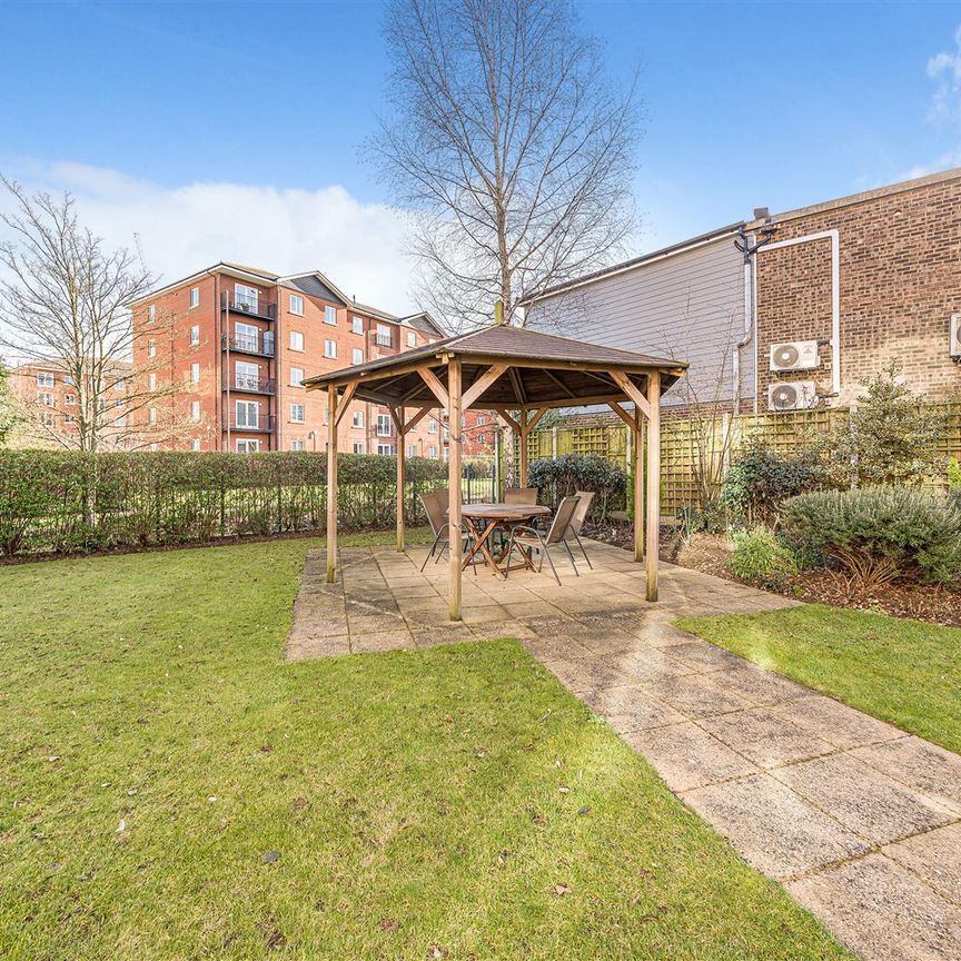 Nicholls Lodge, Bishop’s Stortford - Photo 1