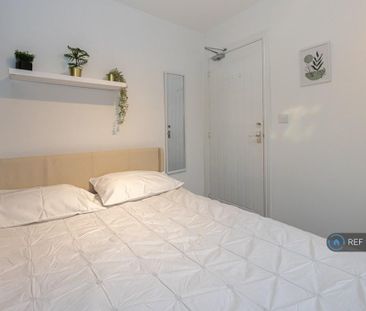 1 bedroom in a house share to rent - Photo 6