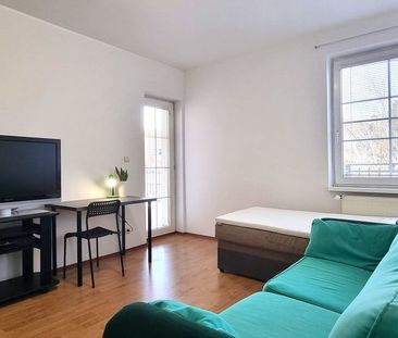 PRENÁJOM ZARIADENEJ IZBY S TERASOU NA 2. PODLAŽÍ V RD / BRATISLAVA ... - Fotografia 1