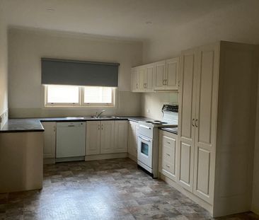 Fantastic well maintained 3 bedroom home. - Photo 3