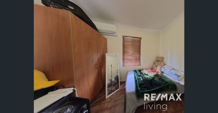 Spacious Family Queenslander in a Central Location - Photo 4