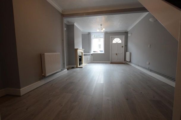 2 bedroom terraced house to rent - Photo 1