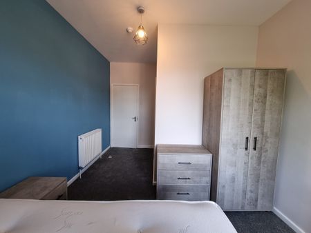4 Bed Student Accommodation - Photo 3