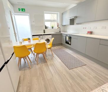 1 bedroom in a house share to rent - Photo 4