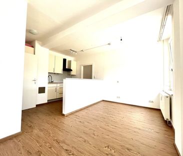 Zentral gelegen und erschwinglich! Provisionsfreie 2 Zimmer-Wohnung... - Photo 3