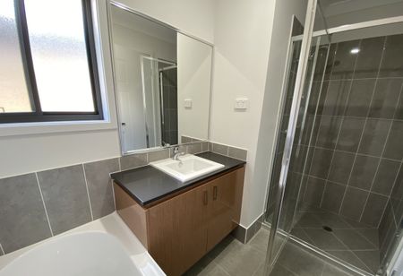 Beautiful Home In Supreme Location - Photo 5