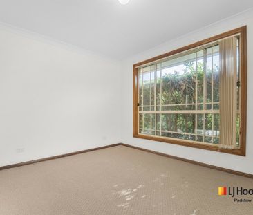 Spacious 3-Bedroom Townhouse in Convenient Location - Photo 2