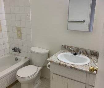 2 bedroom unit - Blue Ridge Apartments - Move in Dec1 - $1600 - Photo 4