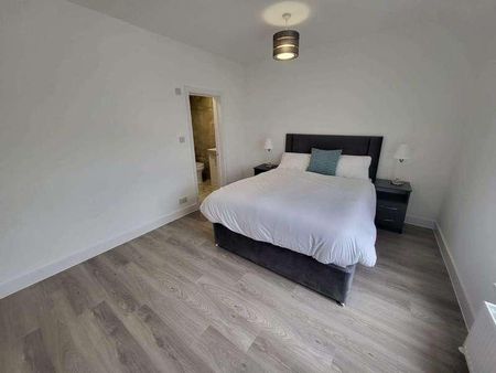 Tavistock Street, LU1 - Photo 3