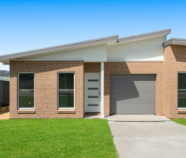 BRAND NEW DUPLEX IN POPULAR ESTATE - Photo 3