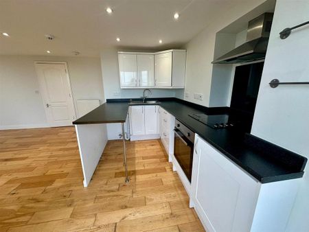 2 bedroom flat to rent - Photo 4