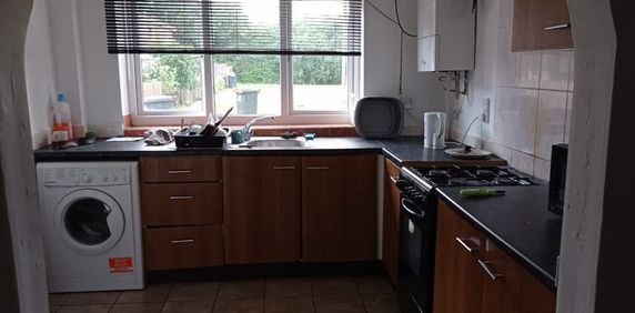 Room in a Shared House, Templar Road, NG9 - Photo 2