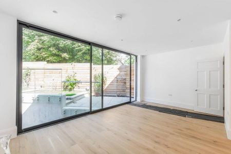 5 bedroom terraced house to rent - Photo 3