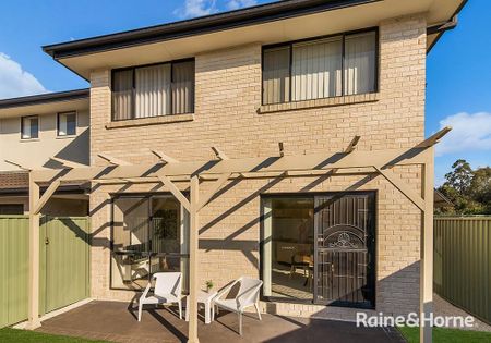 Stand Alone Spacious Townhouse - Photo 4
