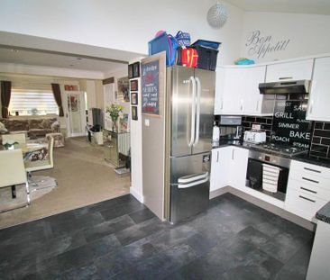 3 bedroom terraced house to rent - Photo 6