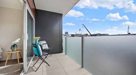 Penthouse Living + Internet & Cold water Included! - Photo 5