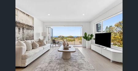 Lux beachside abode, beach swims across the road. - Photo 3