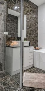 4-Bed, 2-Bath Home - Perfect for Families! - Photo 3